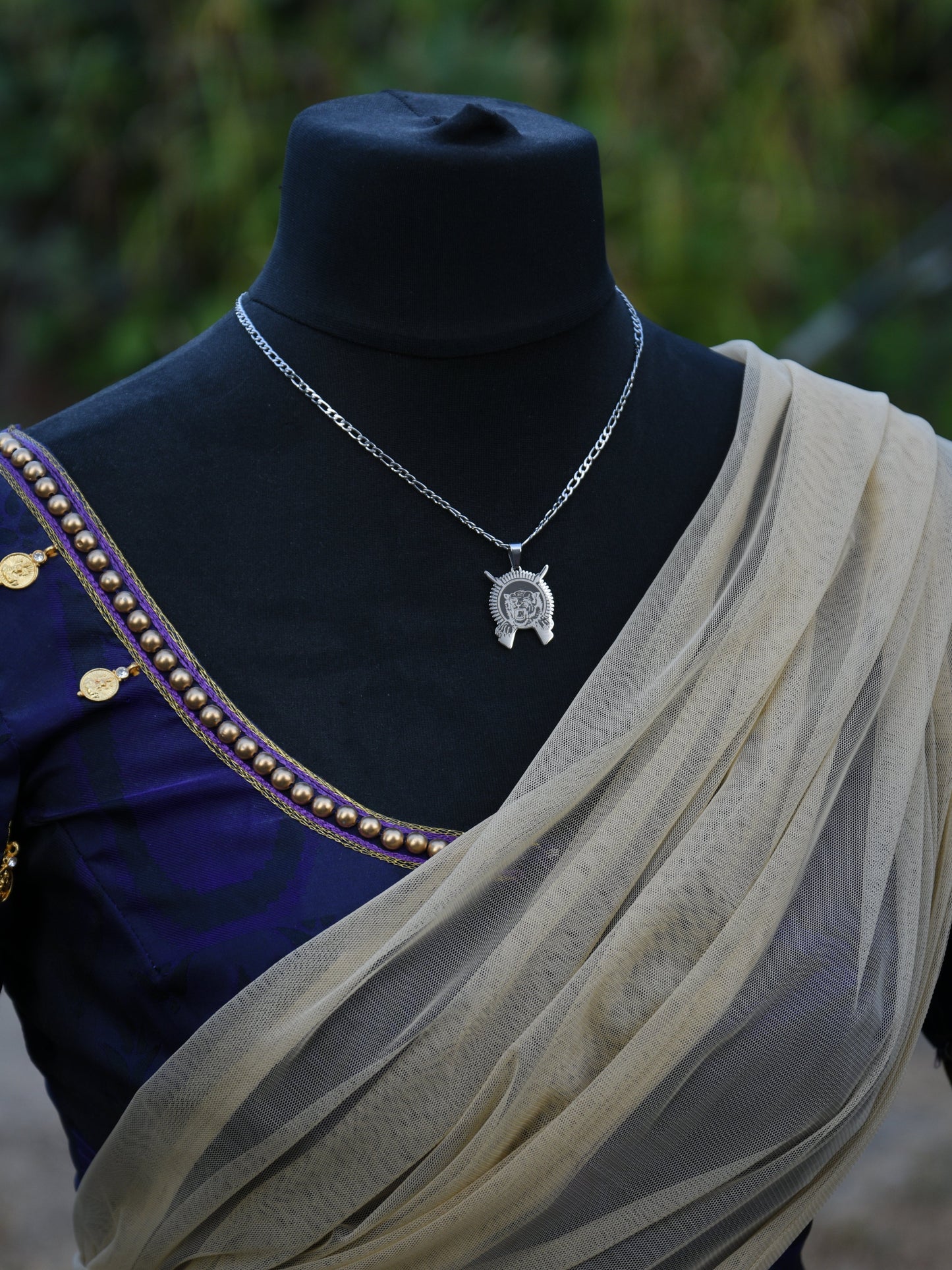 Puli Kodi - Silver and White