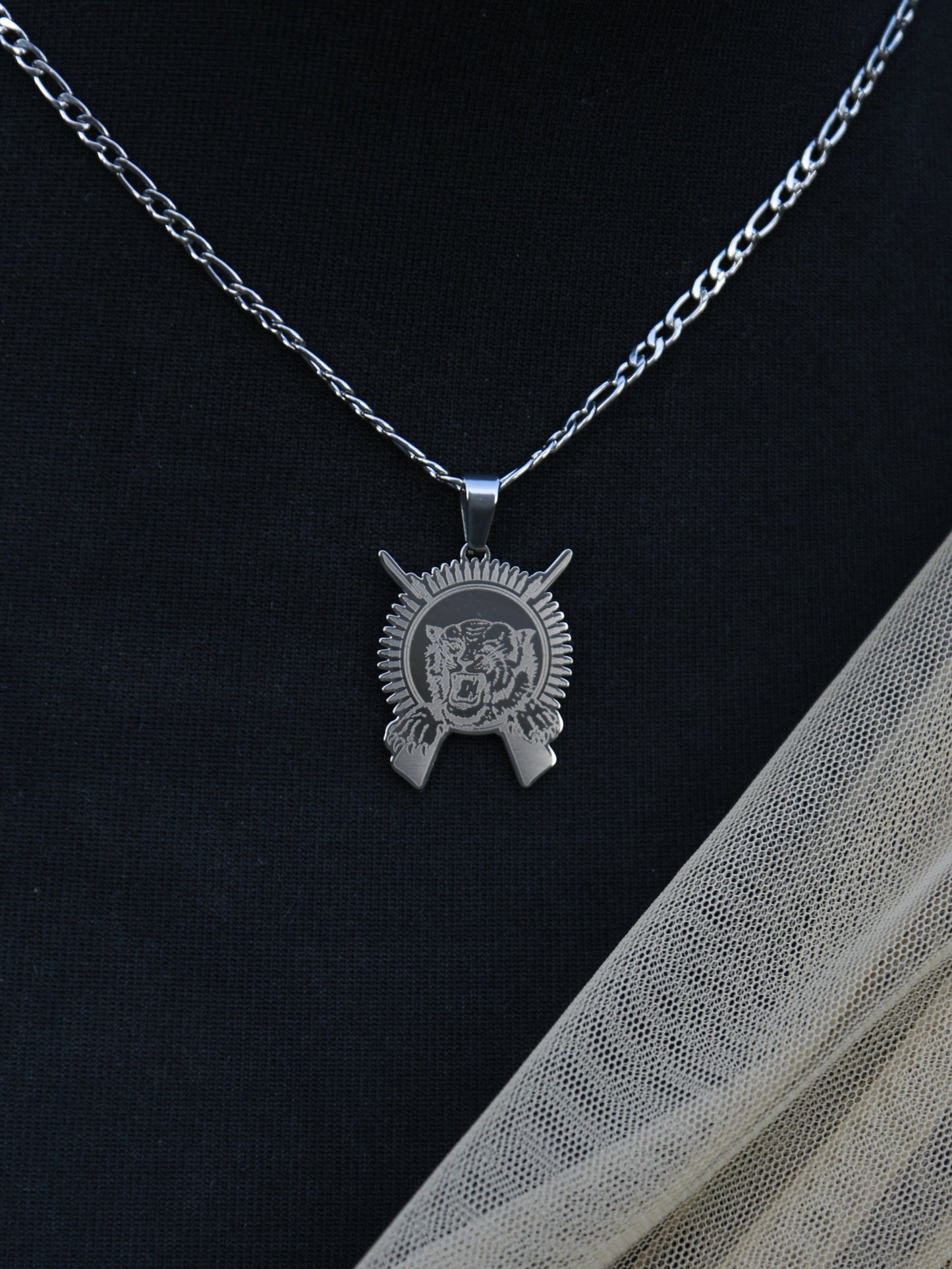 Puli Kodi - Silver and White