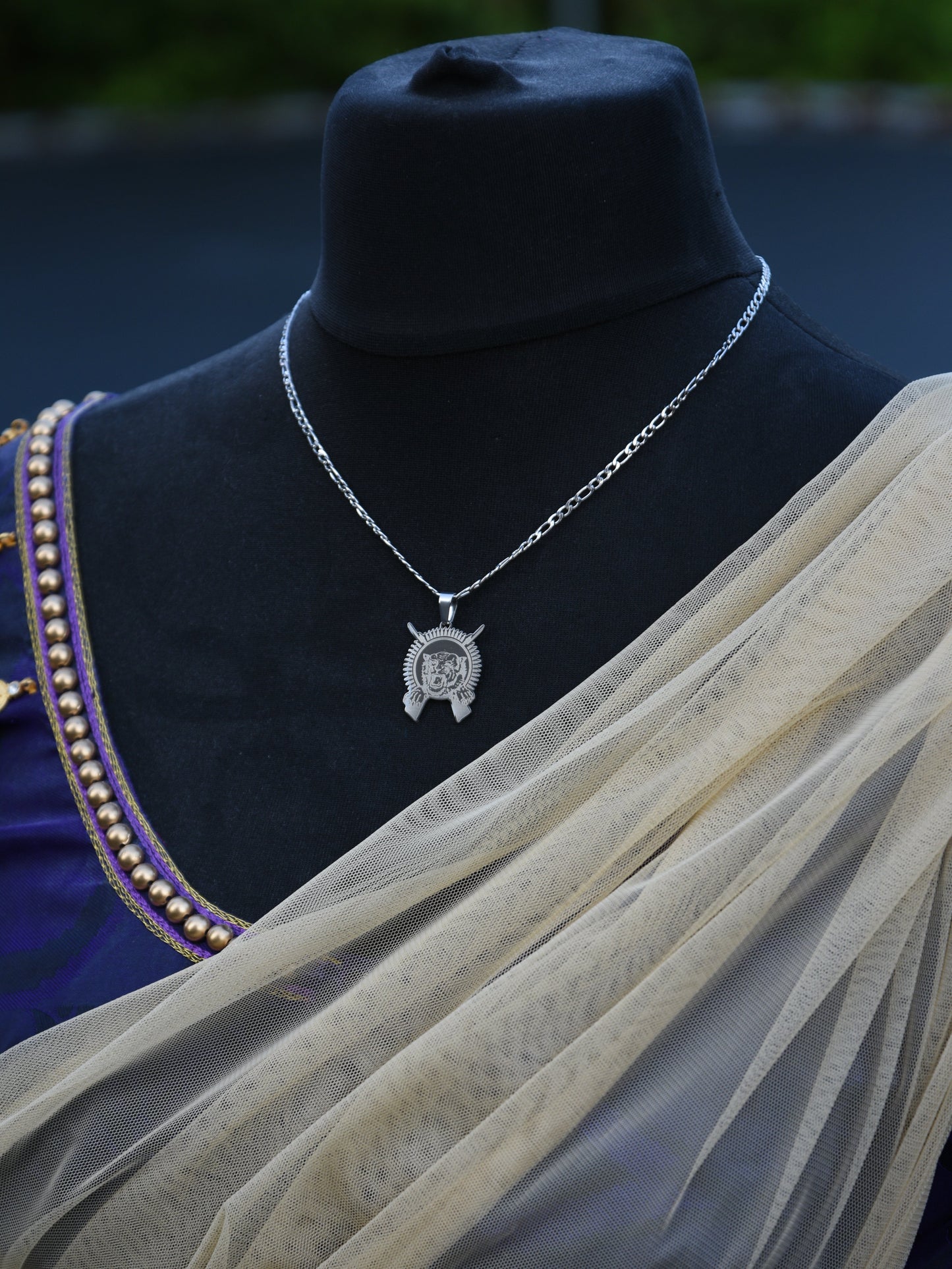 Puli Kodi - Silver and White
